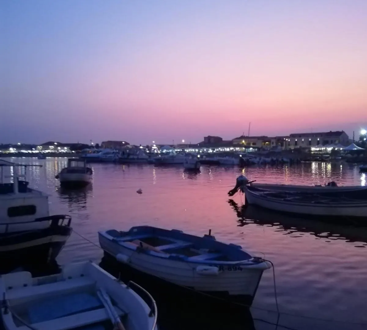 Dimora Dell'Ozio In Riva Al Mare Villa Marzamemi Italy